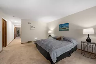 10104 N Gettysburg Ct, Mequon, WI 53092 - Photo 10
