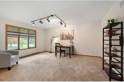 10104 N Gettysburg Ct, Mequon, WI 53092 - Photo 12