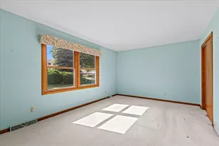 297 Lincoln Dr, West Bend, WI 53095 - Photo 16