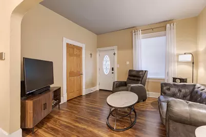 1317  Farnam St, La Crosse, WI 54601 - Photo 6