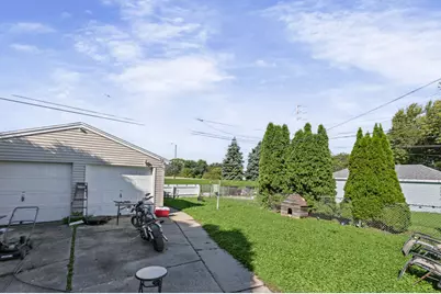 3815 S Pennsylvania Ave, Saint Francis, WI 53235 - Photo 4