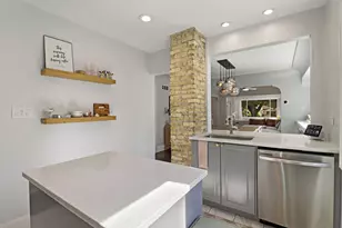 4365 S Quincy Ave, Milwaukee, WI 53207 - Photo 12