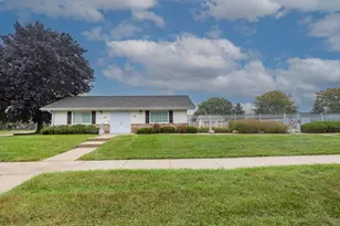 10340 W Whitnall Edge Dr, Franklin, WI 53132 - Photo 20