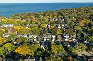 4840 N Larkin St, Whitefish Bay, WI 53217 - Photo 38