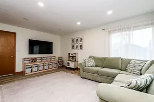 W235N7102 Prairie Ln, Sussex, WI 53089 - Photo 18