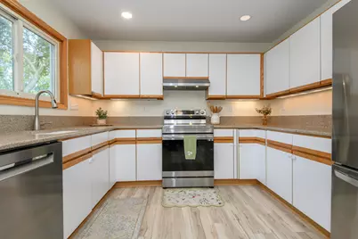 W235N7102  Prairie Ln, Sussex, WI 53089 - Photo 12