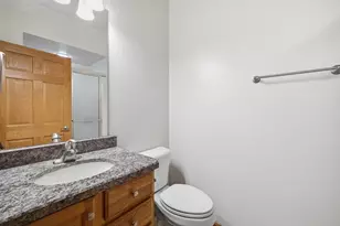 W206N16187 Stonebrook Dr, Jackson, WI 53037 - Photo 14