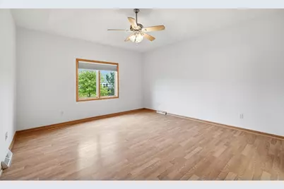 W206N16187  Stonebrook Dr, Jackson, WI 53037 - Photo 8