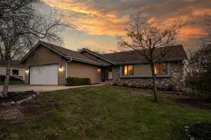 9541 W Ruby Ave, Wauwatosa, WI 53225 - Photo 2