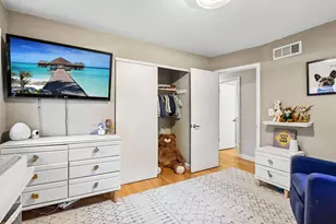 6710 W Wisconsin Ave, Wauwatosa, WI 53213 - Photo 14