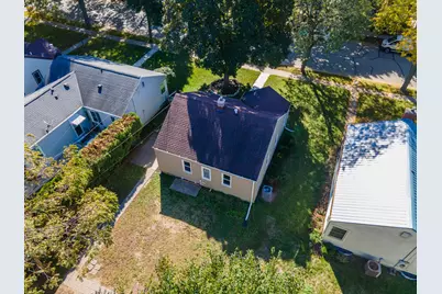 112 E Henry Clay St, Whitefish Bay, WI 53217 - Photo 26