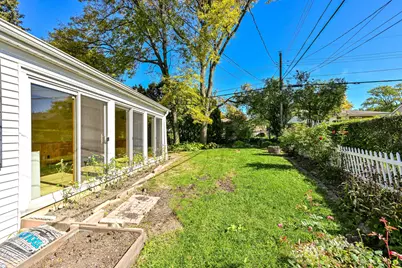11029 W Courtland Ave, Wauwatosa, WI 53225 - Photo 24