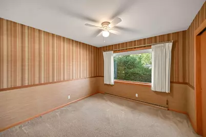 11029 W Courtland Ave, Wauwatosa, WI 53225 - Photo 18