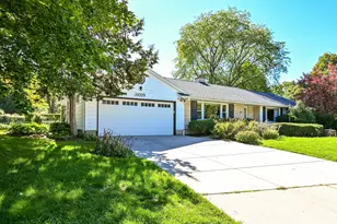 11029 W Courtland Ave, Wauwatosa, WI 53225 - Photo 20