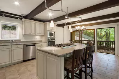 840  Woodland Ct #EE-1, Fontana, WI 53125 - Photo 2