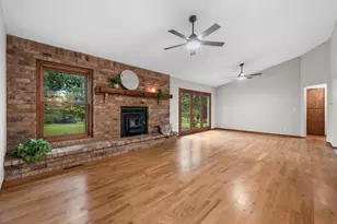 5589 Kengary Ct, Hartford, WI 53086 - Photo 10