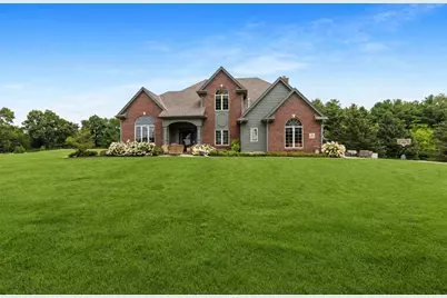 S91W31504  Grace Trl, Mukwonago, WI 53149 - Photo 2