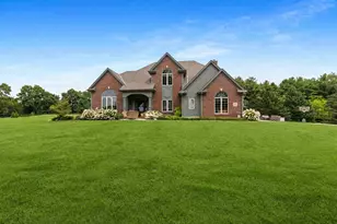 S91W31504 Grace Trail, Mukwonago, WI 53149 - Photo 2