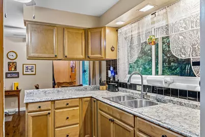 219  Heidel Rd, Thiensville, WI 53092 - Photo 6