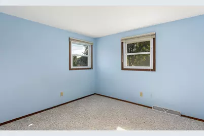 1135  Wisteria Ln, Waukesha, WI 53189 - Photo 26