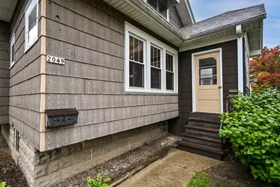 2047 S 86th St, West Allis, WI 53227 - Photo 4
