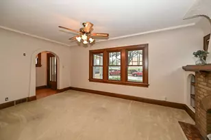 2047 S 86th St, West Allis, WI 53227 - Photo 16