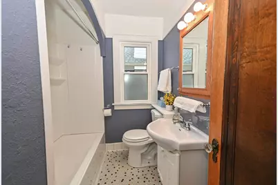 2047 S 86th St, West Allis, WI 53227 - Photo 30
