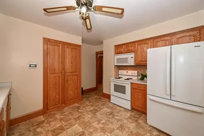 2047 S 86th St, West Allis, WI 53227 - Photo 24