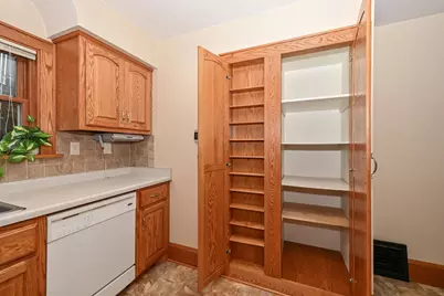 2047 S 86th St, West Allis, WI 53227 - Photo 26