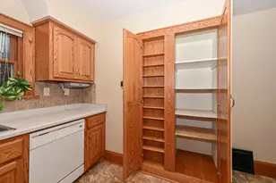 2047 S 86th St, West Allis, WI 53227 - Photo 26
