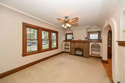 2047 S 86th St, West Allis, WI 53227 - Photo 14