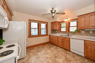 2047 S 86th St, West Allis, WI 53227 - Photo 22