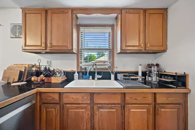 3476 S Ahmedi Ave, Milwaukee, WI 53207 - Photo 12
