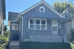 1017 E Pearson St, Milwaukee, WI 53202 - Photo 1