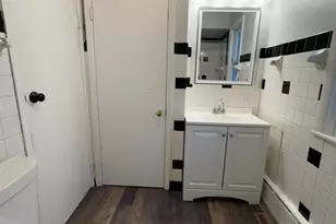 1017 E Pearson St, Milwaukee, WI 53202 - Photo 8