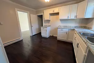 413 10th St, Racine, WI 53403 - Photo 2