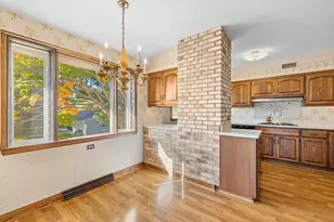 12555 Laurel Ln, Elm Grove, WI 53122 - Photo 14