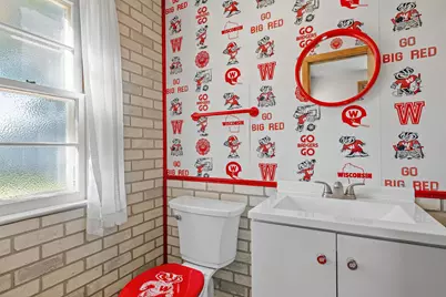 12555  Laurel Ln, Elm Grove, WI 53122 - Photo 34