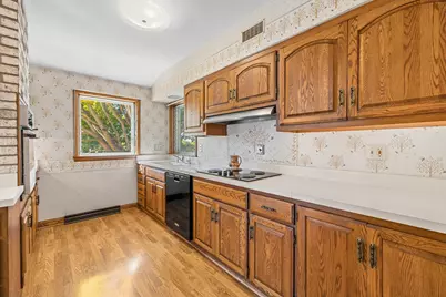 12555  Laurel Ln, Elm Grove, WI 53122 - Photo 18