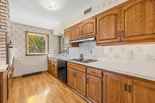 12555 Laurel Ln, Elm Grove, WI 53122 - Photo 18