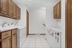 525 14th St, La Crescent, MN 55947 - Photo 8