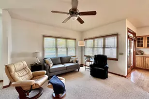 493 Sutherland Cir, Oconomowoc, WI 53066 - Photo 8