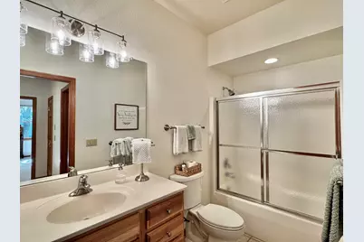 493  Sutherland Cir, Oconomowoc, WI 53066 - Photo 20