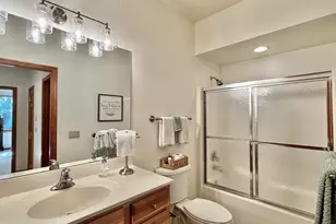 493 Sutherland Cir, Oconomowoc, WI 53066 - Photo 20