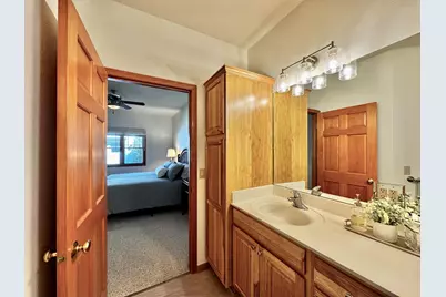 493  Sutherland Cir, Oconomowoc, WI 53066 - Photo 14