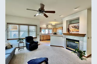 493  Sutherland Cir, Oconomowoc, WI 53066 - Photo 8