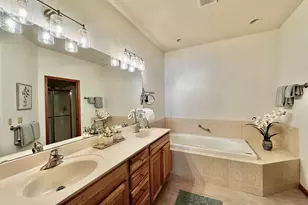 493 Sutherland Cir, Oconomowoc, WI 53066 - Photo 14