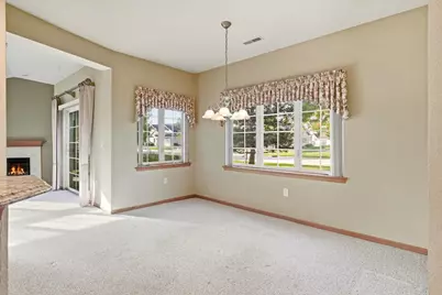 5364 S Butterfield Way, Greenfield, WI 53221 - Photo 8