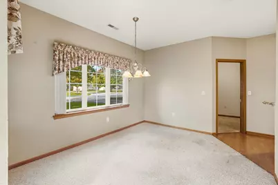 5364 S Butterfield Way, Greenfield, WI 53221 - Photo 10