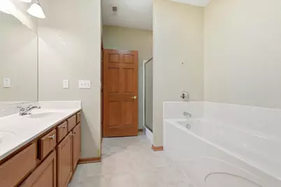 5364 S Butterfield Way, Greenfield, WI 53221 - Photo 20